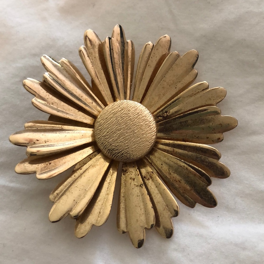Sarah Coventry Vintage Sunflower Pin / Brooch
